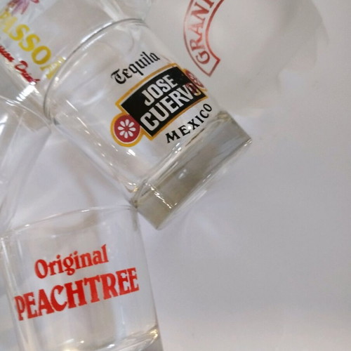 Shot glass collection like new, 14 pieces