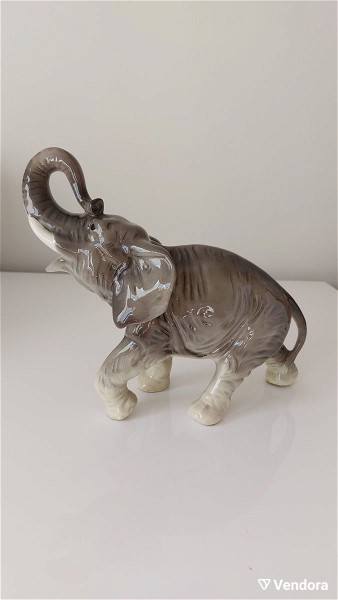  elefantas Porcelain elephant vintage #01314