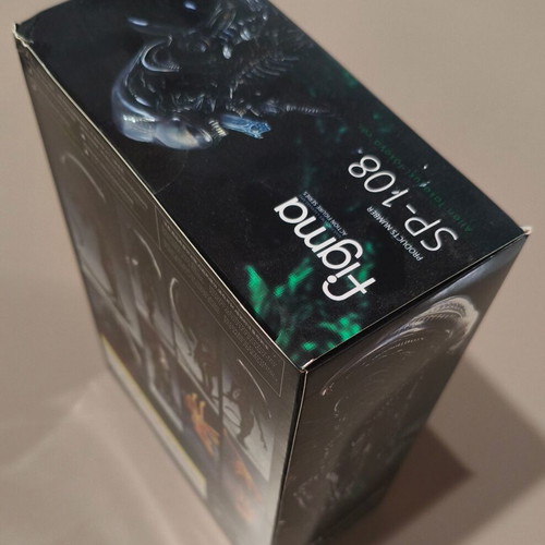 Alien Xenomorph action figure new, sealed with trilobite