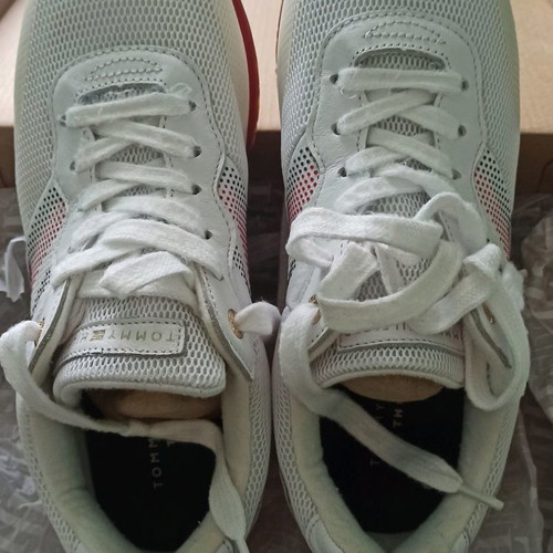 Tommy Hilfiger women's athletic shoes used, size 38, white