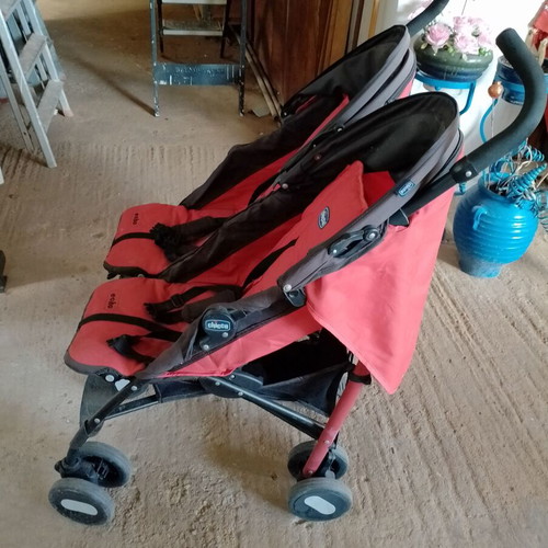 Chicco Echo Twin twin stroller used, Garnet