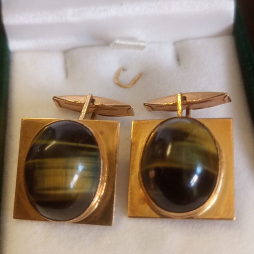 Gold cufflinks used, 18k tiger's eye, total weight 18.4g