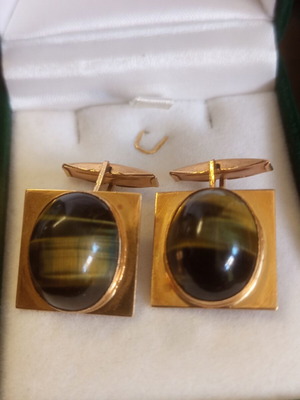 Gold cufflinks used, 18k tiger's eye, total weight 18.4g