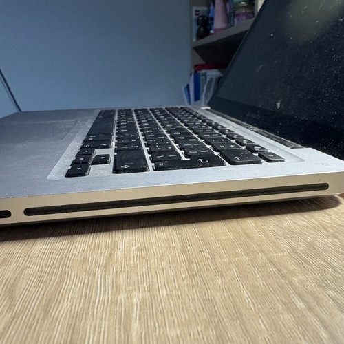MacBook Pro 13 laptop 2017, with case and charger