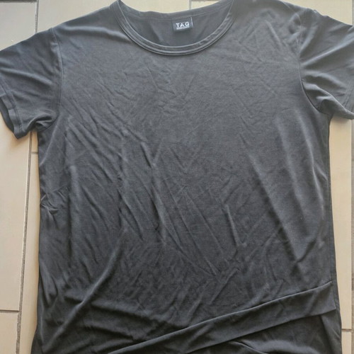 Tag Modest Clothing men's t-shirt XL black like new