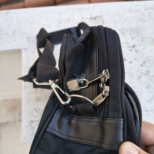 Diplomat shoulder bag like new, black, durable nylon