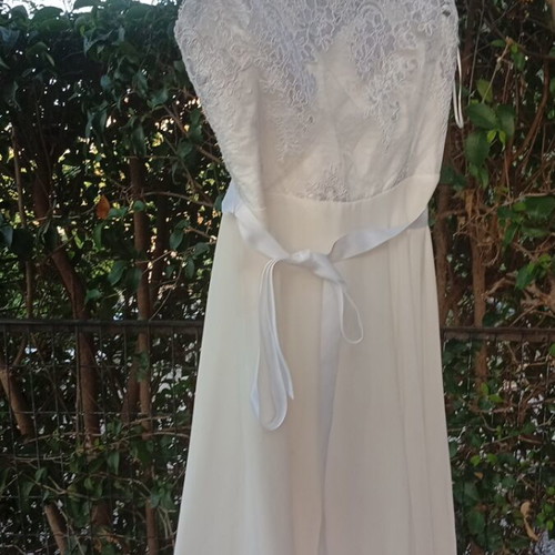 Wedding dress like new, handmade, size large, knee length