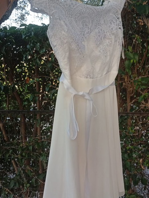 Wedding dress like new, handmade, size large, knee length