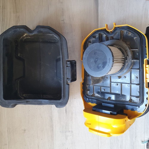 Dewalt DCV584L wet/dry shop vacuum cleaner used with HEPA filter