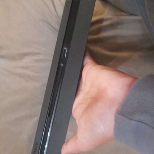 Playstation 4 slim 500GB σαν καινούργιο με 3 χειριστήρια και παιχνίδια