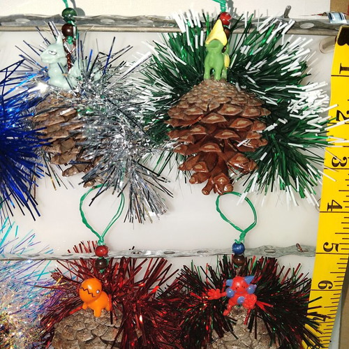 Christmas pinecone ornaments new, set of 12