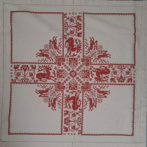 Tablecloth with deer design new, rustic etamine 95x95cm