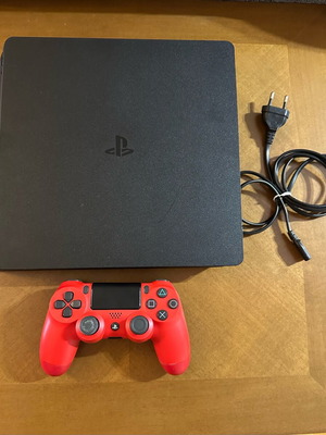 PlayStation 4 като нов с 1 контролер и включени кабели