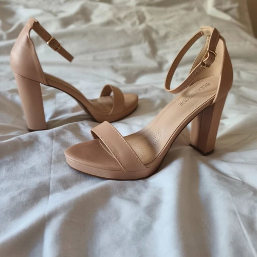 Nude high-heeled sandals like new, size 38, stable heel