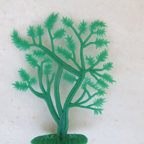 Plastic trees for diorama like new, pack of 50 pieces