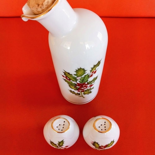 Oil and Salt and Pepper Set Christmas porcelain new, German