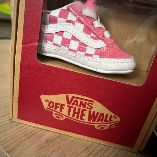 Vans baby shoe pink checkerboard like new, size 16