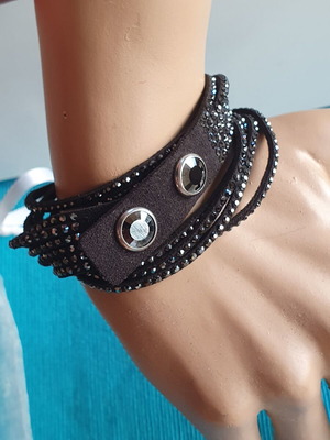 Swarovski leather bracelet like new, black with crystals