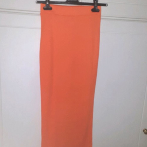 Long elastic skirt like new, orange, size S