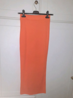 Long elastic skirt like new, orange, size S
