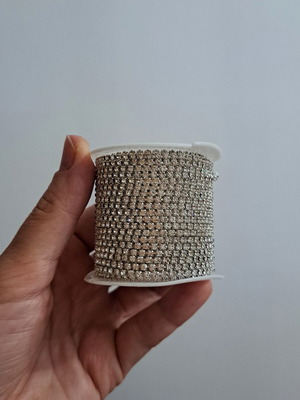 Decorative chain, sparkling