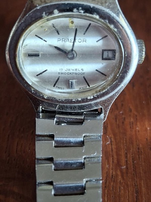 Swiss Women's Mechanical Watch 1970s Used, Silver, Date Window, 17 Jewels