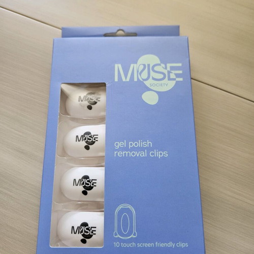 Muse Society manicure set with LED lamp and gel polish