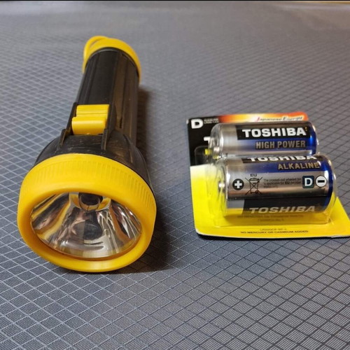 Plastic flashlight 20cm new