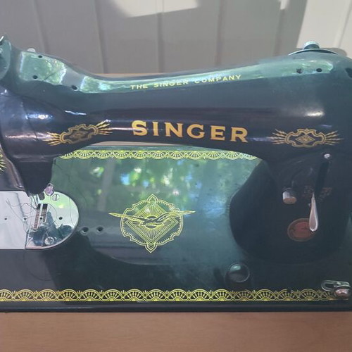Singer sewing machine used in excellent condition