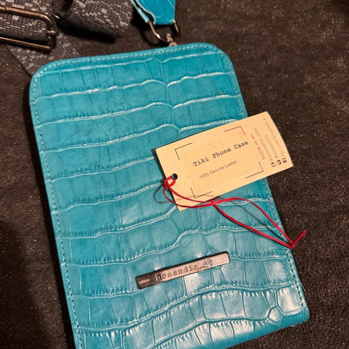 Bonendis leather phone case new with strap