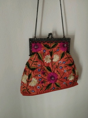 Vintage women's handbag with embroidery and metal frame like new