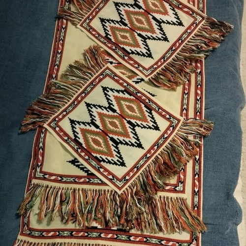 Set of 4 handmade table runners with rhombus and fringes like new