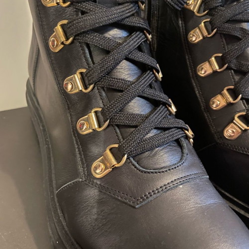 Glamazons boots new size 39 black with gold sequins
