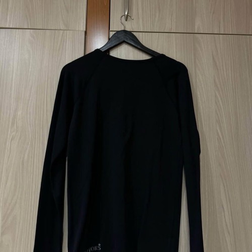Isothermal black long sleeve Survivors T-shirt XL like new