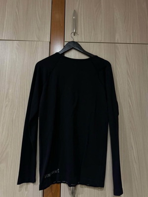 Isothermal black long sleeve Survivors T-shirt XL like new