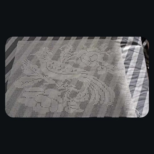 Handmade sofa cushions used with deer and bird patterns