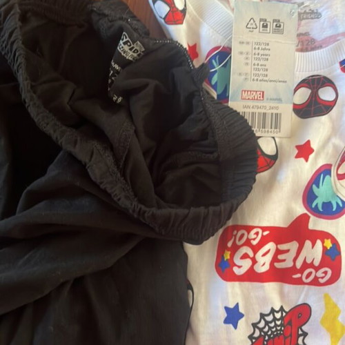Marvel Spiderman kids set with white graphic shirt and black pants new