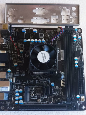 Msi AM1I motherboard with AMD Athlon 5350 Quad Core used