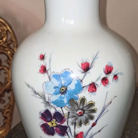 Porcelain vase Bavaria Germany vintage, like new