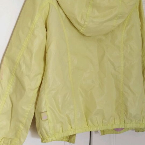 Benetton windbreaker jacket size M for 7 years, like new, yellow