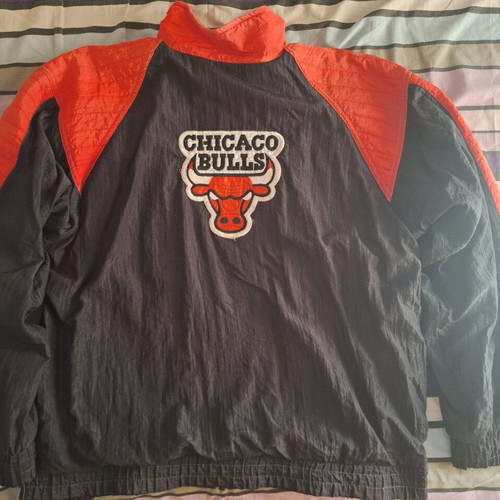 Chicago Bulls jacket 1996 authentic, like new, size Large