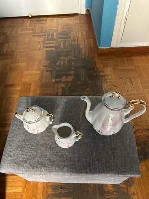 Tea set like new without cups