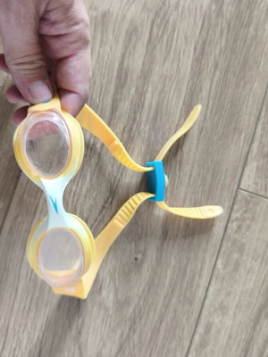 Speedo children's swimming goggles
