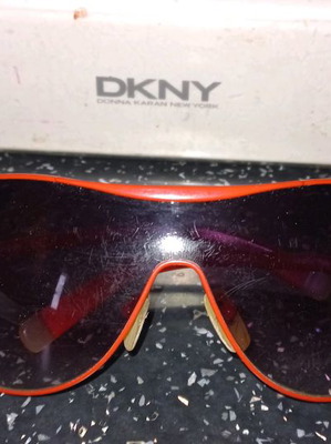 Γυαλιά ηλίου DKNY μεταχειρισμένα με θήκη