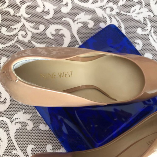 Nine West nude pumps like new, size 38