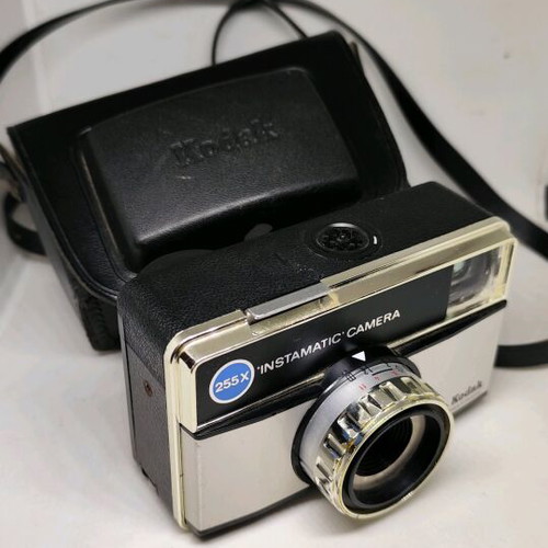 Kodak Instamatic 255X vintage camera like new with original case