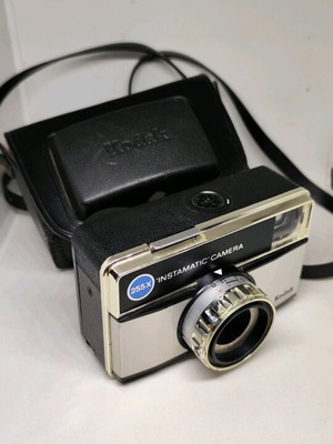 Kodak Instamatic 255X vintage camera like new with original case