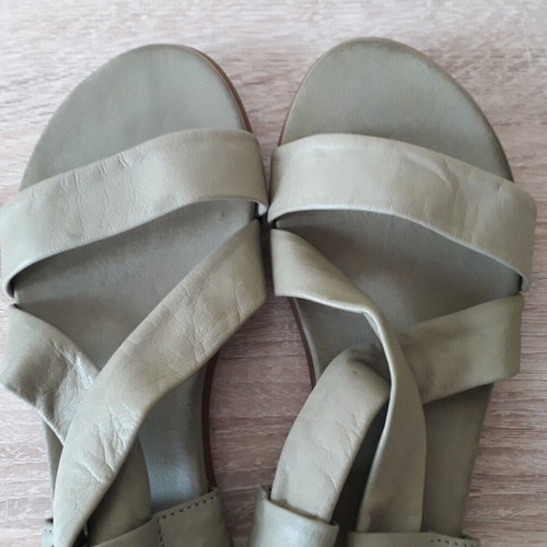 Daniele Gilardo flat sandals like new, green, size 37