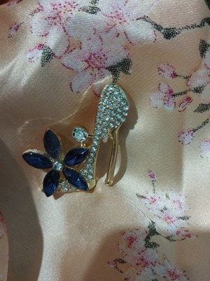 High heel pin new, shiny