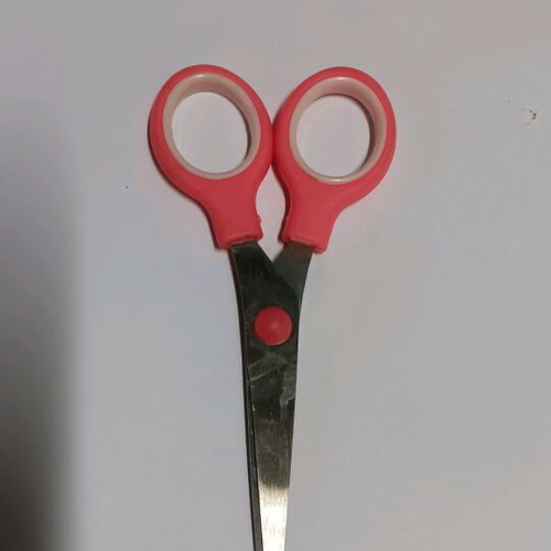 Craft scissors like new with pink handle